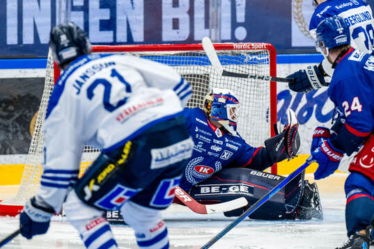 Oskarshamns målvakt Evan Cowley