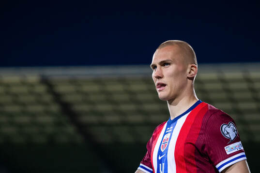 Leo Østigård of Norway enters the pitch