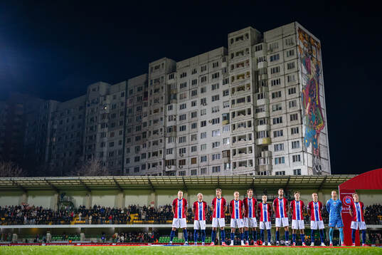 Players of Norway line up