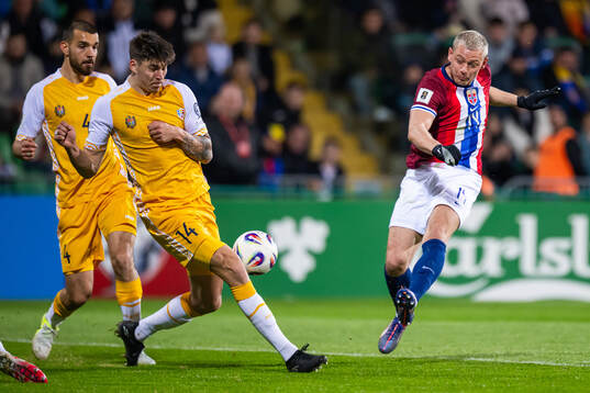 Julian Ryerson of Norway and Artur Craciun of Moldova