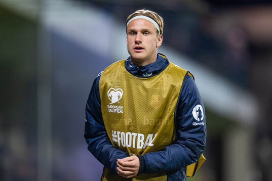 Erik Botheim of Norway warms up
