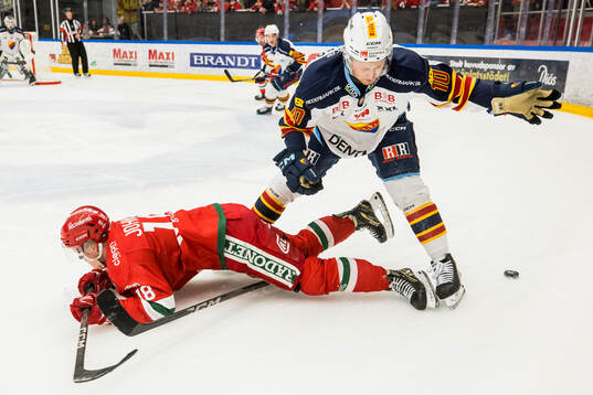 Moras Martin Johnsen och Djurgårdens Jakob Ragnarsson