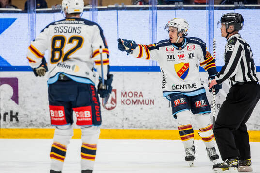 Djurgårdens Tyler Kelleher jublar