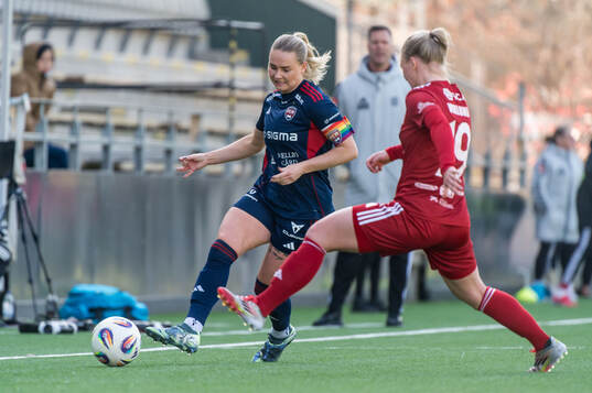 Rosengårds Emma Jansson och Piteås Emma Viklund