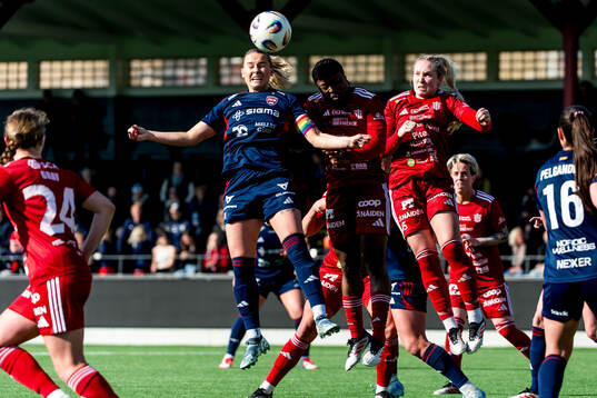 Rosengårds Emma Jansson och Piteås Faith Ikidi Michael