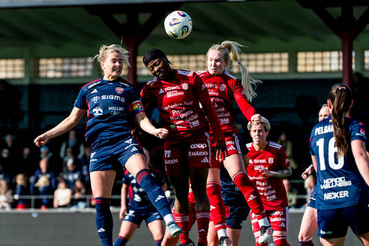 Rosengårds Emma Jansson och Piteås Faith Ikidi Michael