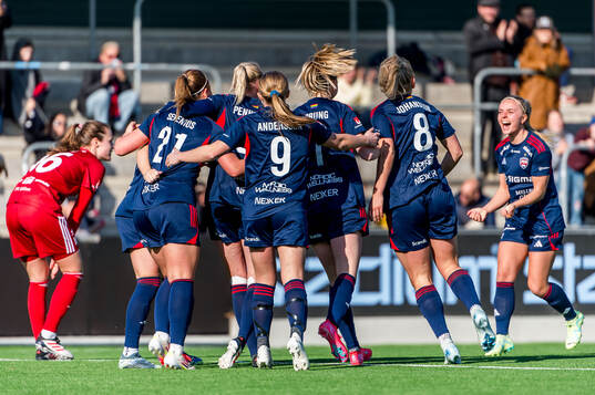 Rosengårds spelare jublar
