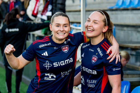 Rosengårds Emma Jansson och Oona Sevenius jublar