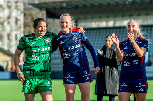 Rosengårds målvakt Eartha Cumings, Emma Pennsäter och