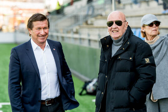 Rosengårds ordförande Håkan Wifvesson tackar av Erling