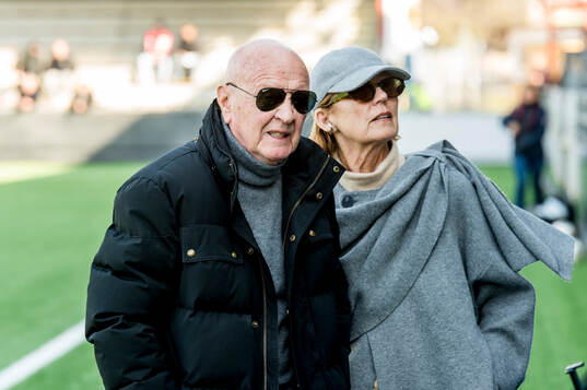Rosengårds Erling Nilsson och Barbro Nilsson tackas av