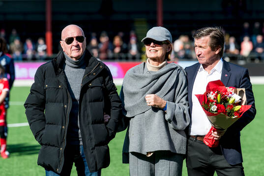 Rosengårds ordförande Håkan Wifvesson tackar av Erling