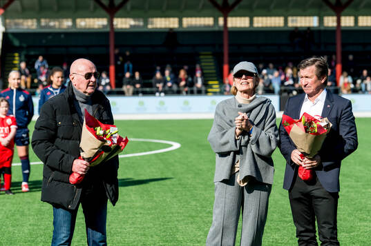 Rosengårds ordförande Håkan Wifvesson tackar av Erling
