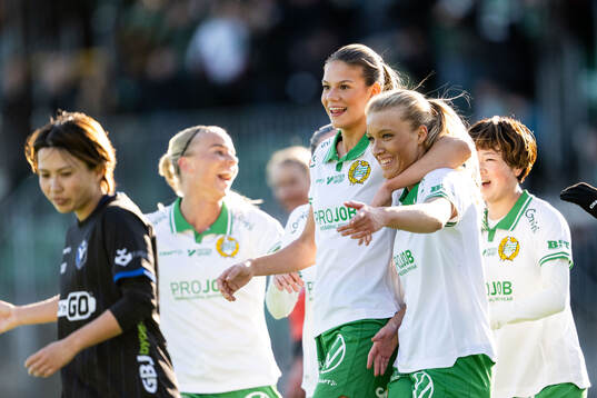 Hammarbys Smilla Holmberg jublar med Bella Andersson