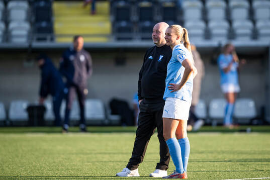 Malmö FFs tränare Jonas Valfridsson och Nellie Lilja