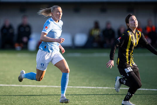 Malmö FFs Beatrice Persson och Häckens Hikaru Kitagawa