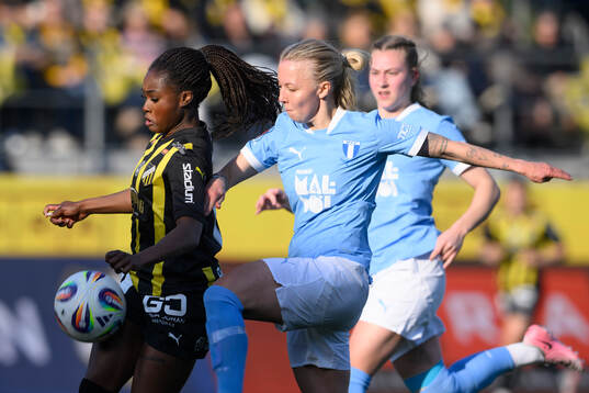 Häckens Monica Jusu Bah och Malmös Nathalie Hoff Persson