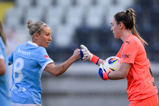 Malmös Mia Persson och målvakt Moa Öhman