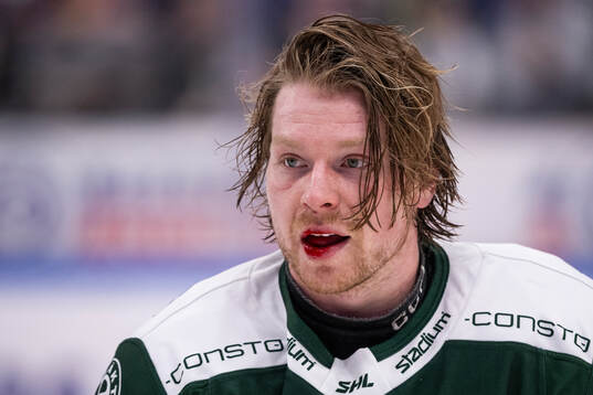 Färjestads Oskar Steen har ont