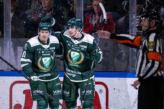Färjestads Joakim Nygård och Marian Studenic jublar