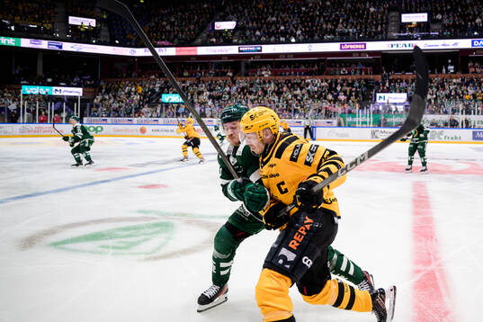 Färjestads Joel Kellman och Skellefteås Pär Lindholm