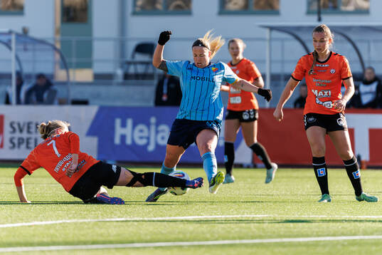 Kristianstads Katla Tryggvadottir och Djurgårdens Therese