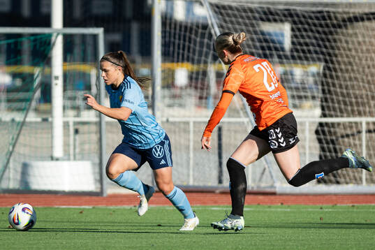 Djurgårdens Alexsandra Lobanova och Kristianstads Gudny