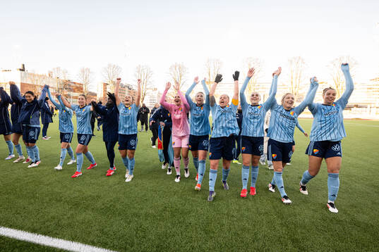 Djurgårdens spelare tackar publiken