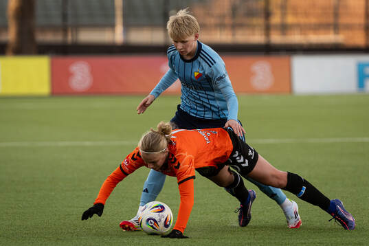 Kristianstads Katla Tryggvadottir och Djurgårdens Olivia