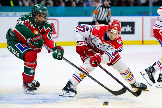 Frölundas Max Westergård och Timrås Kristian Näkyvä