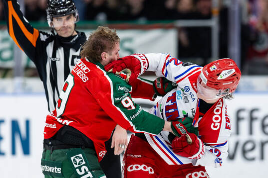 Timrås Linus Eriksson och Frölundas Linus Weissbach i