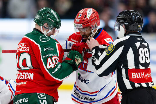 Frölundas Jacob Peterson och Timrås Jeremy Boyce-Rotevall