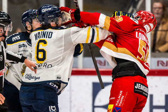 Södertäljes Olli Vainio och Kalmars Veikko Loimaranta