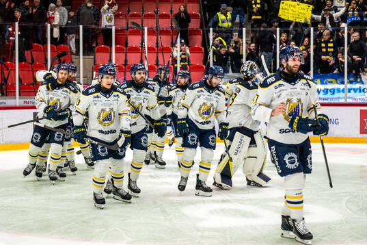 Södertälje spelare jublar