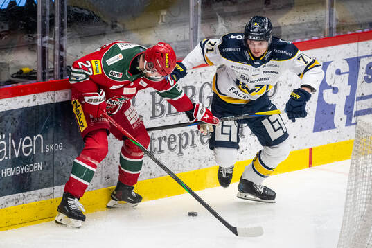 Modos Mattias Norlinder och HV71s William Ignberg Nilsson