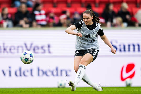 Eivor Ulvund of Rosenborg warms up