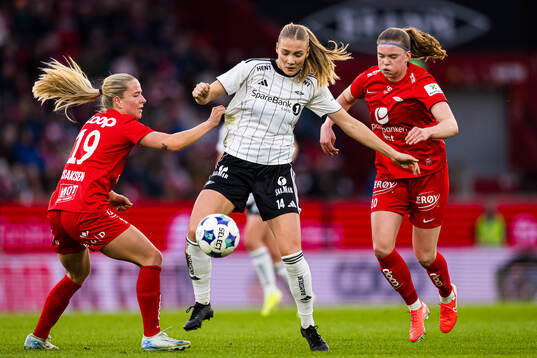 Monica Nedgård Isaksen of Brann, Oline Brekke Fuglem of
