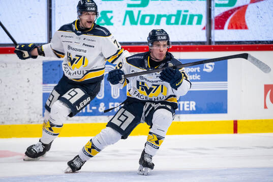 HV71s Jamiro Reber jublar