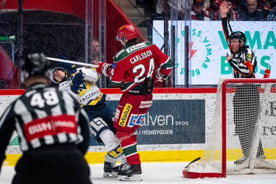 HV71s Andre Petersson och Modos Måns Carlsson