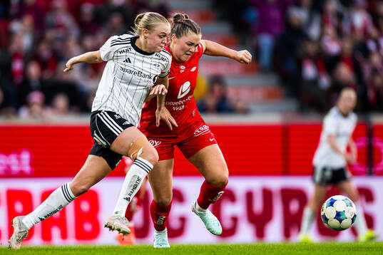 Elin Sørum of Rosenborg and Anna Nerland Aahjem of Brann