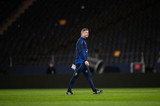 Head coach Jon Dahl Tomasson of the Swedish men's national