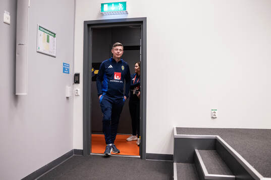 Head coach Jon Dahl Tomasson of the Swedish men's national