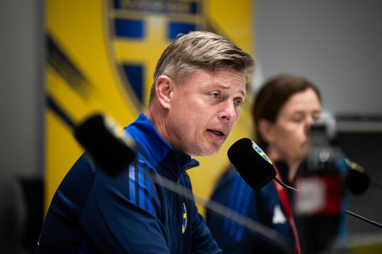 Head coach Jon Dahl Tomasson of the Swedish men's national