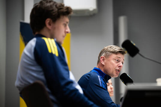 Victor Nilsson Lindelöf and Head coach Jon Dahl Tomasson
