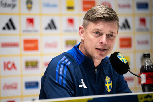 Head coach Jon Dahl Tomasson of the Swedish men's national
