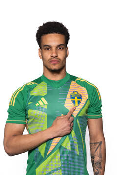 Goalkeeper Oliver Dovin of the Swedish men’s national