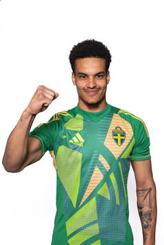 Goalkeeper Oliver Dovin of the Swedish men’s national