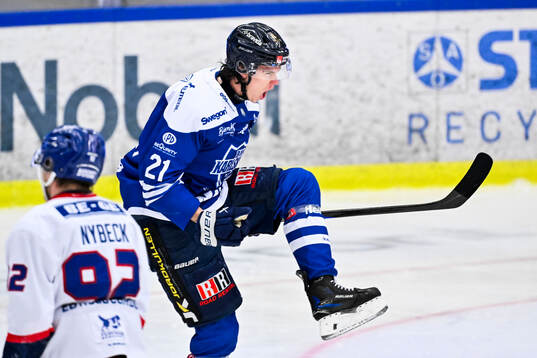 Karlskogas Christoffer Jansson jublar