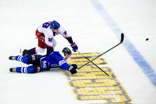 Bläddra bland fler bilder av Ishockey, Hockeyallsvenskan, Kvartsfinal 5, Karlskoga - Oskarshamn