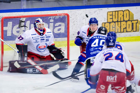 Oskarshamns målvakt Evan Cowley